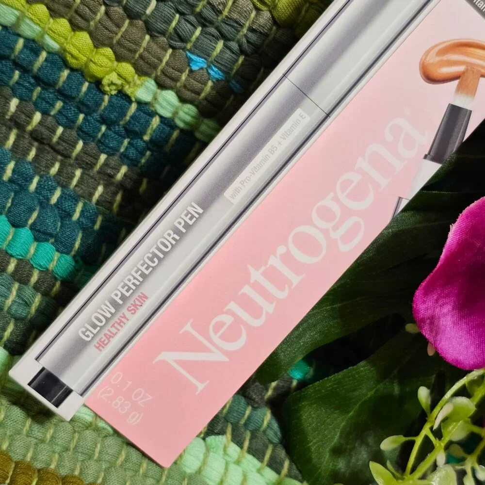 Neutrogena Healthy Skin Glow Perfector Pen, Pro-Vitamin B5 + Vitamin E. Tan